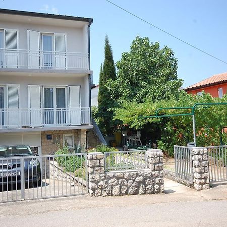 Apartments Jakobi By El-Pi Tours نجيفيش المظهر الخارجي الصورة