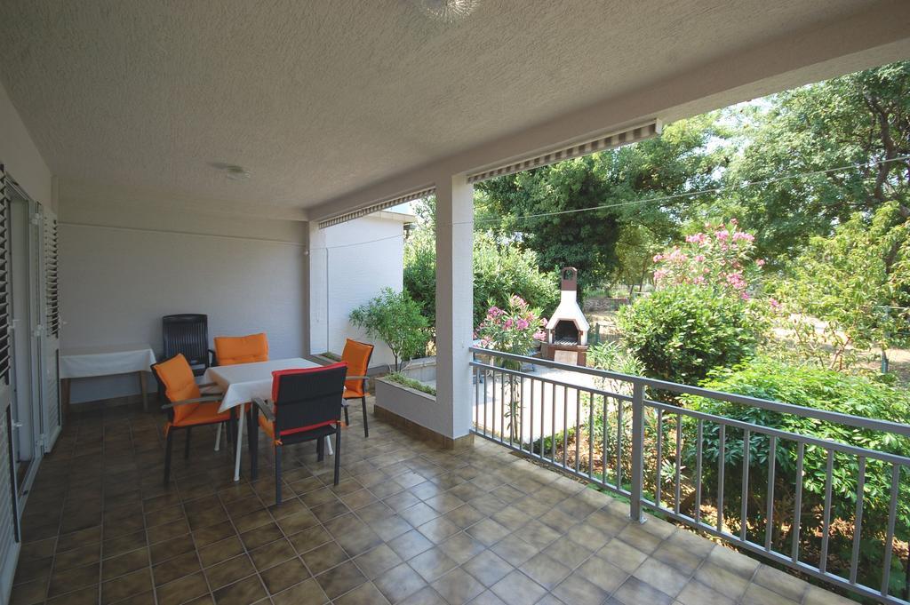 Apartments Jakobi By El-Pi Tours نجيفيش المظهر الخارجي الصورة