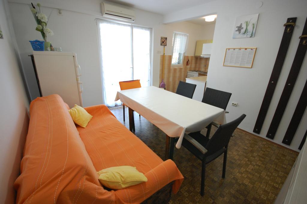 Apartments Jakobi By El-Pi Tours نجيفيش المظهر الخارجي الصورة