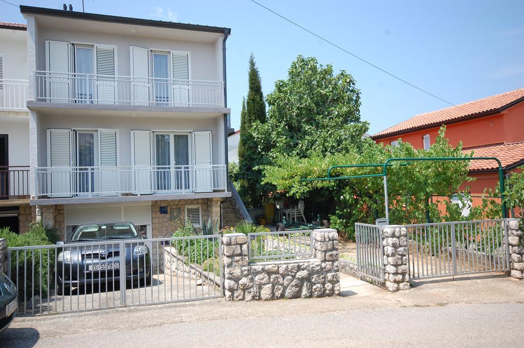 Apartments Jakobi By El-Pi Tours نجيفيش المظهر الخارجي الصورة